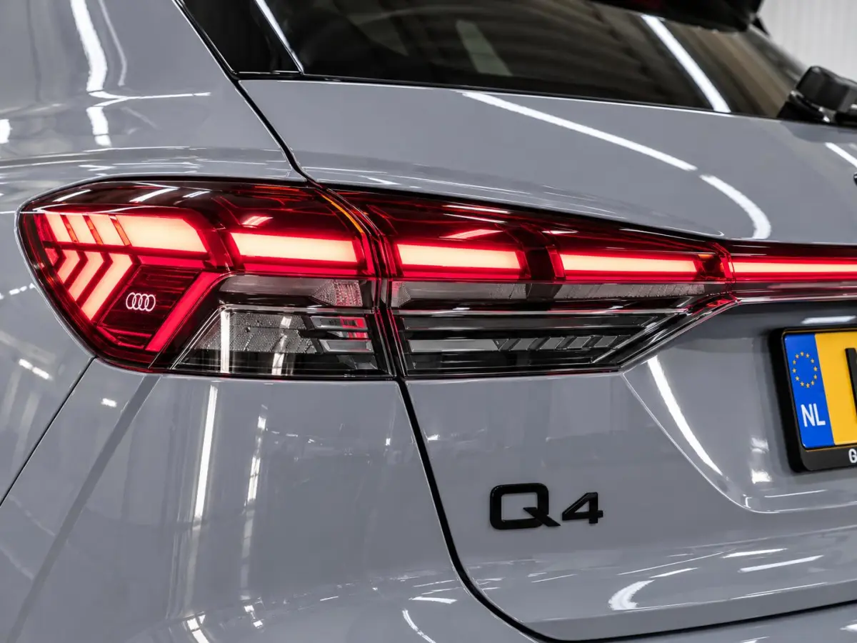 40 Launch Edition S Competition SoH 97%SONOS Carplay Navi PDC VA  CAmera S-2 x S-Line 20" LM Velgen Navi Virtual Adaptive Cruise Ambiente Premium Trekhaak