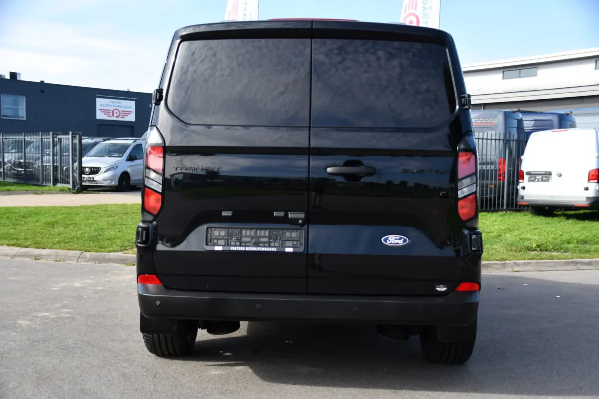 300 2.0 TDCI L1H1 Black Edition Cruise, Camera, Carplay, LED, 136pk, Automaat, NAVI, Airco, Multimedia, Uniek!