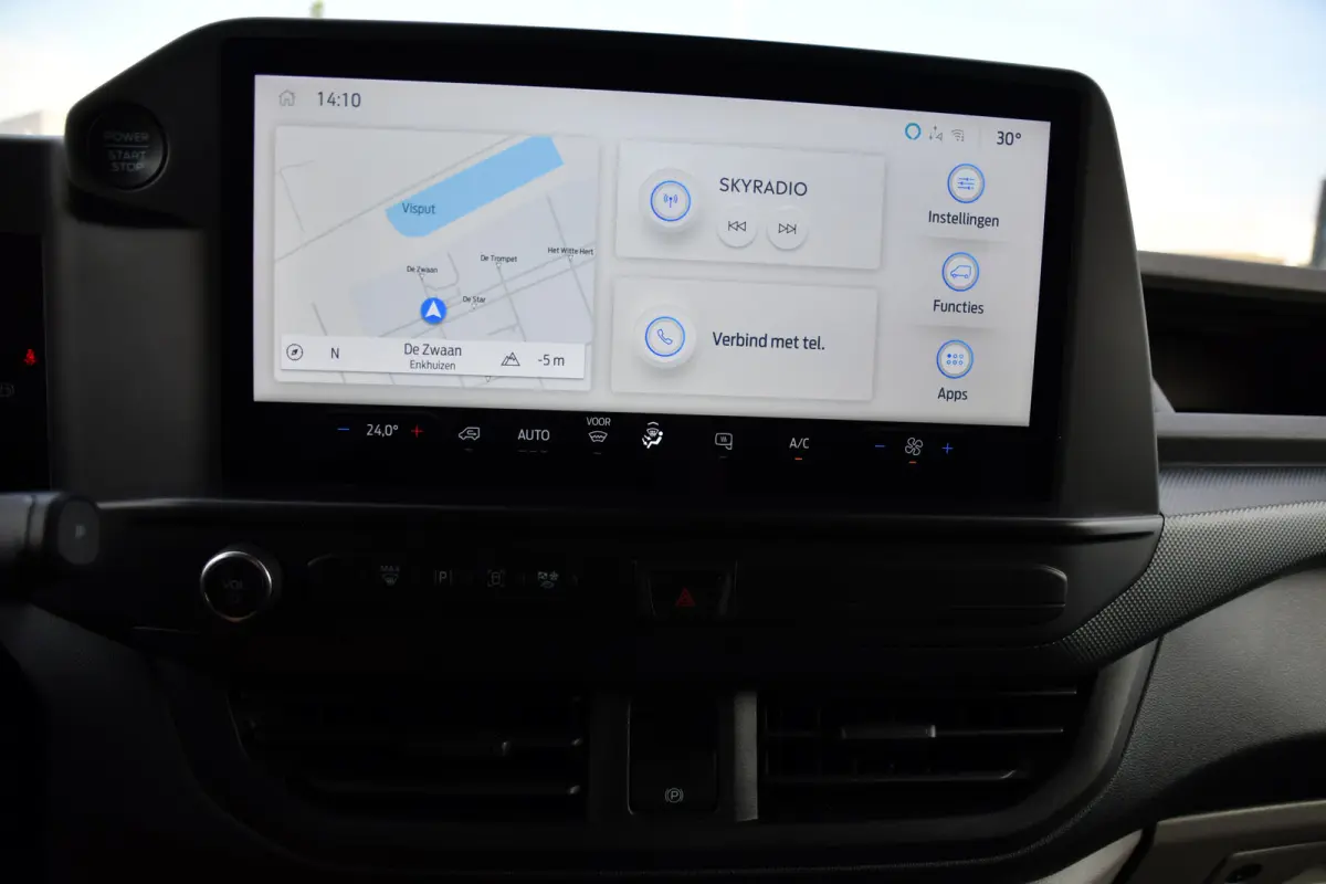 300 2.0 TDCI L1H1 Black Edition Cruise, Camera, Carplay, LED, 136pk, Automaat, NAVI, Airco, Multimedia, Uniek!