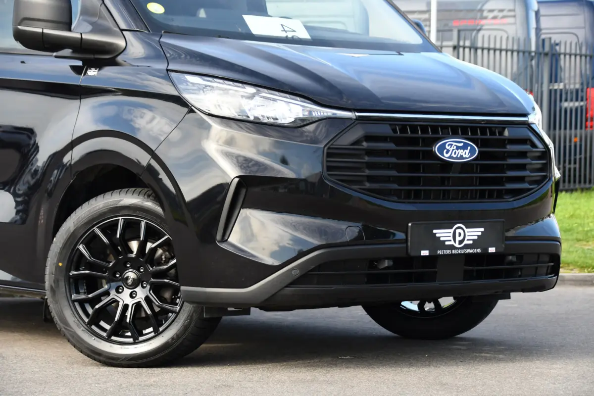 300 2.0 TDCI L1H1 Black Edition Cruise, Camera, Carplay, LED, 136pk, Automaat, NAVI, Airco, Multimedia, Uniek!