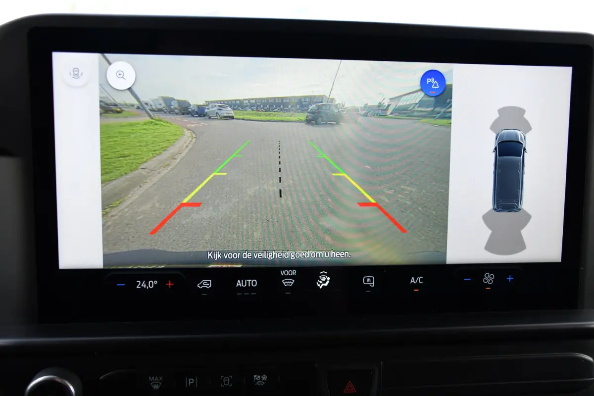 300 2.0 TDCI L1H1 Black Edition Cruise, Camera, Carplay, LED, 136pk, Automaat, NAVI, Airco, Multimedia, Uniek!