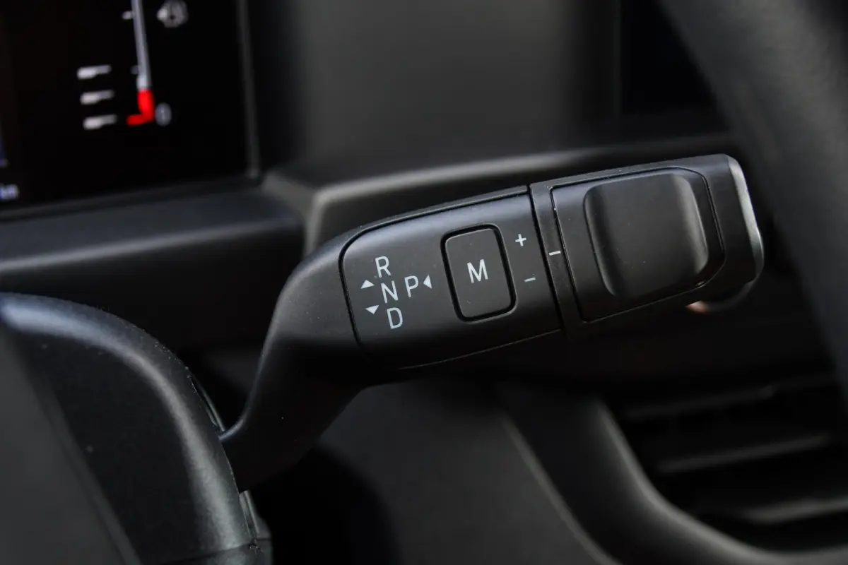 300 2.0 TDCI L1H1 Black Edition Cruise, Camera, Carplay, LED, 136pk, Automaat, NAVI, Airco, Multimedia, Uniek!