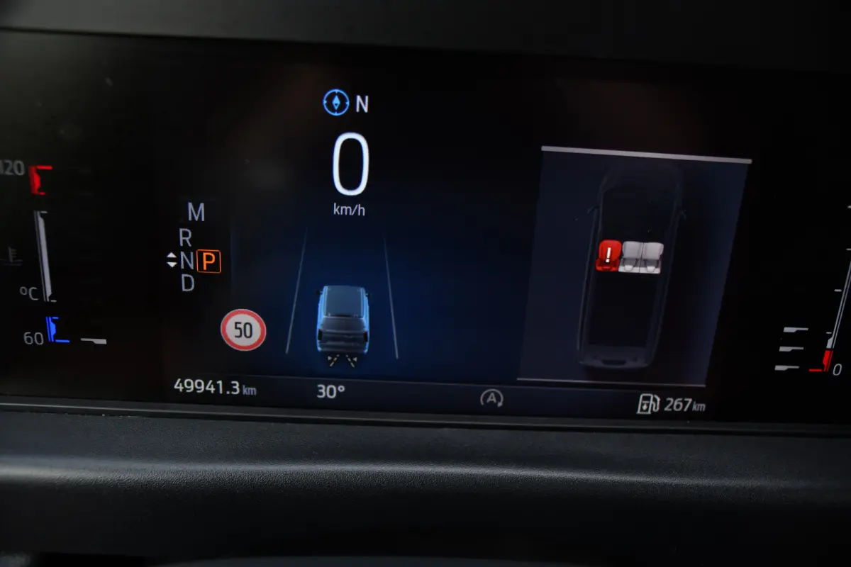 300 2.0 TDCI L1H1 Black Edition Cruise, Camera, Carplay, LED, 136pk, Automaat, NAVI, Airco, Multimedia, Uniek!