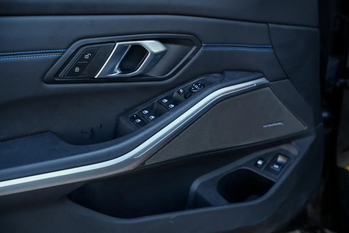 330e xDrive M Pakket Panoramadak HUD Camera ACC Harman Kardon