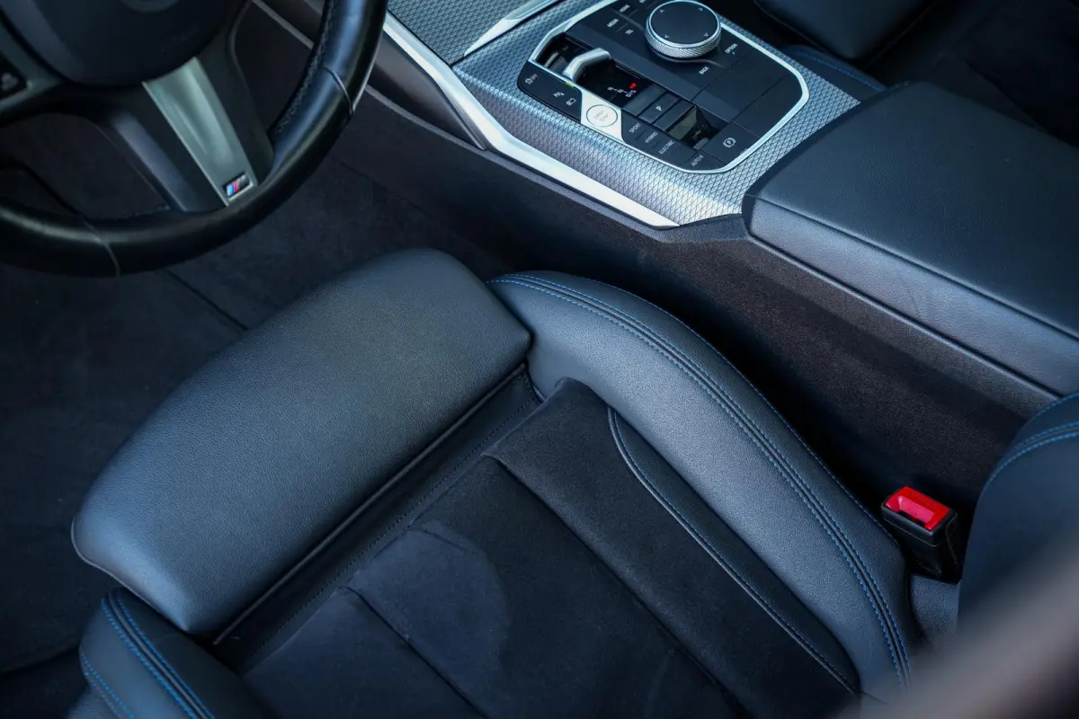 330e xDrive M Pakket Panoramadak HUD Camera ACC Harman Kardon