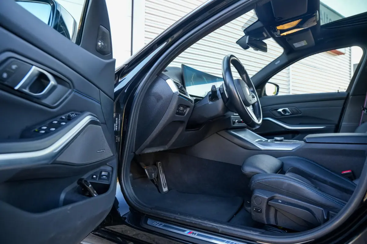 330e xDrive M Pakket Panoramadak HUD Camera ACC Harman Kardon