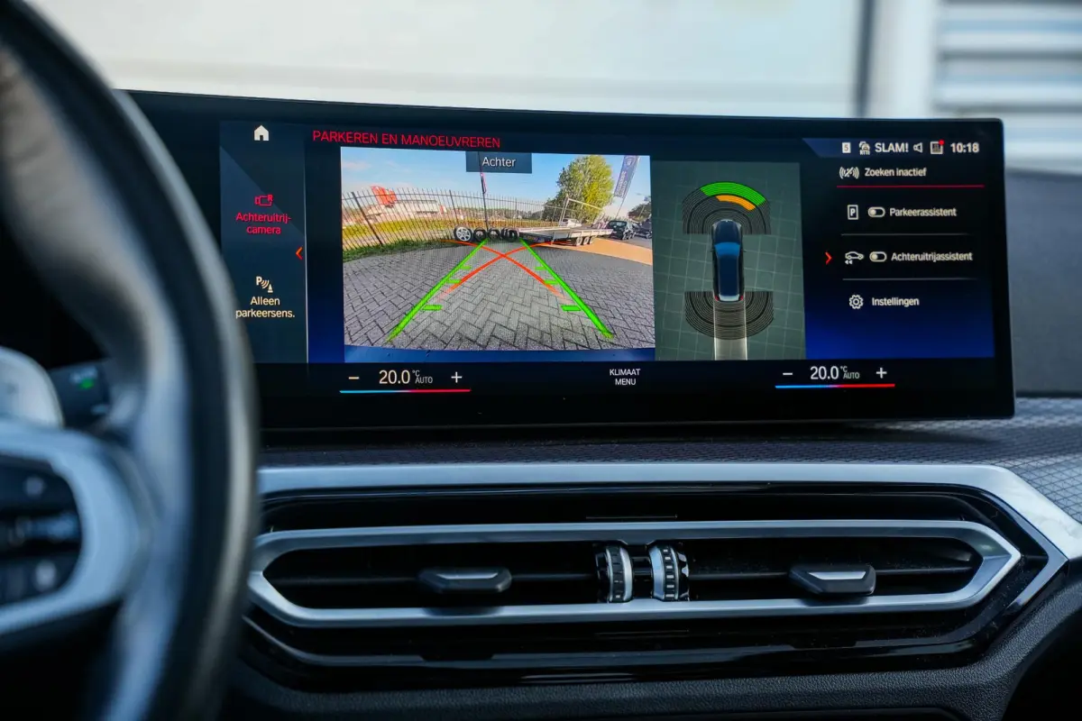 330e xDrive M Pakket Panoramadak HUD Camera ACC Harman Kardon