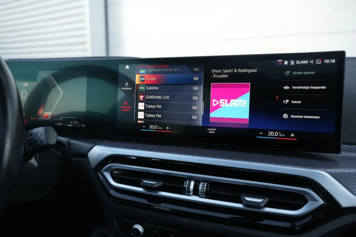 330e xDrive M Pakket Panoramadak HUD Camera ACC Harman Kardon