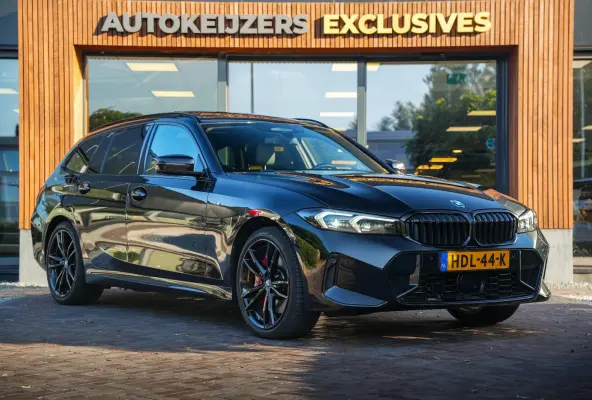 330e xDrive M Pakket Panoramadak HUD Camera ACC Harman Kardon
