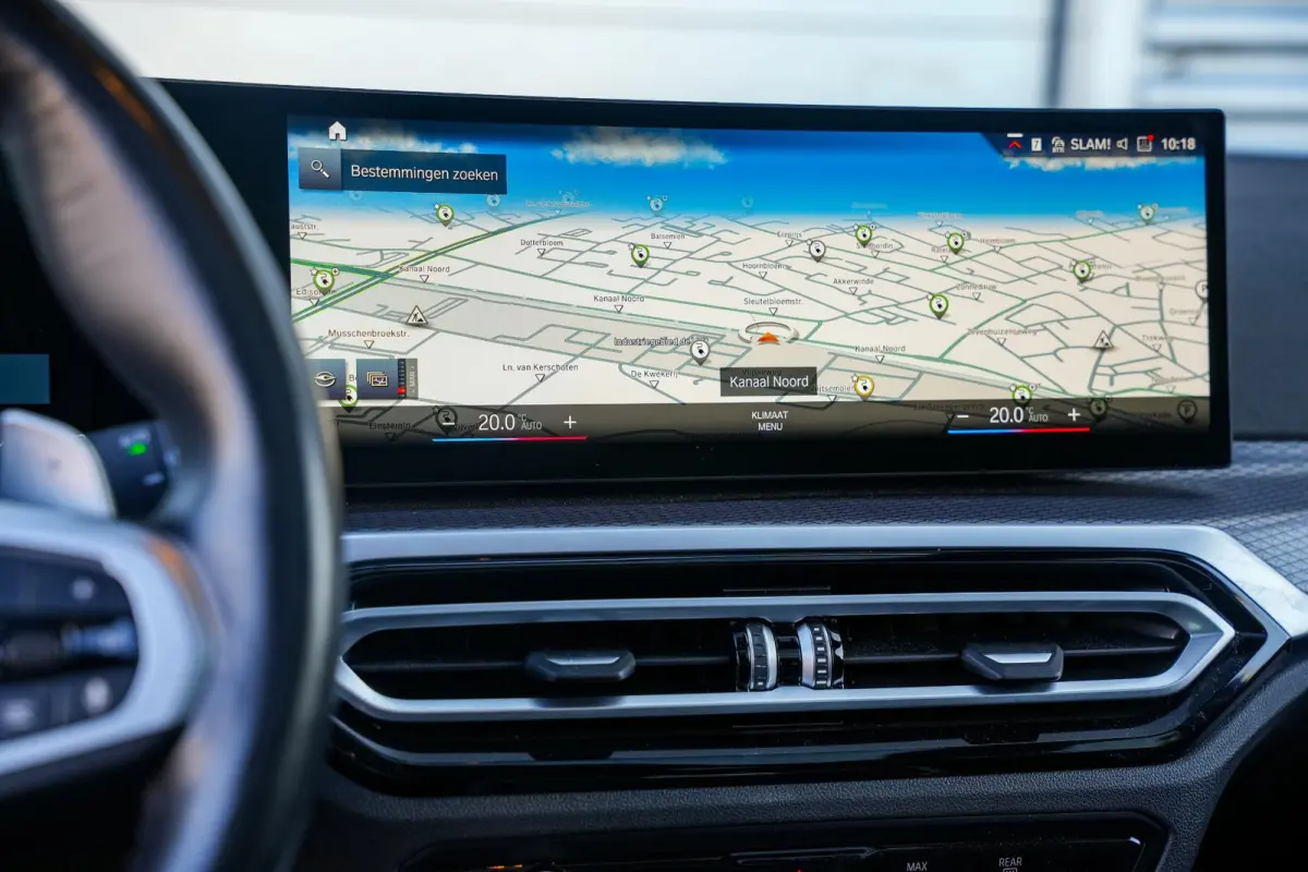 330e xDrive M Pakket Panoramadak HUD Camera ACC Harman Kardon