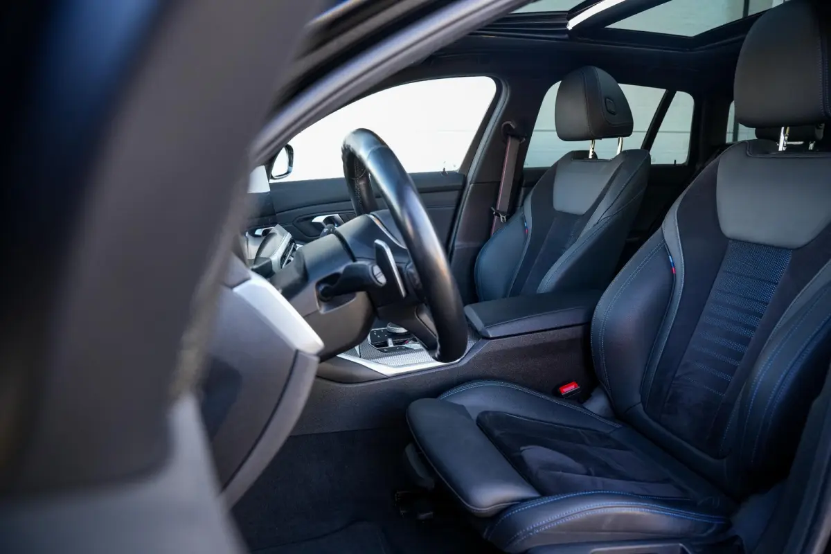 330e xDrive M Pakket Panoramadak HUD Camera ACC Harman Kardon