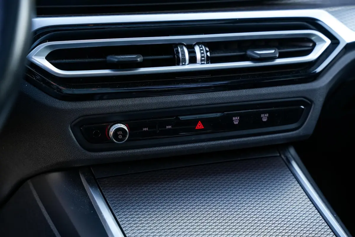 330e xDrive M Pakket Panoramadak HUD Camera ACC Harman Kardon