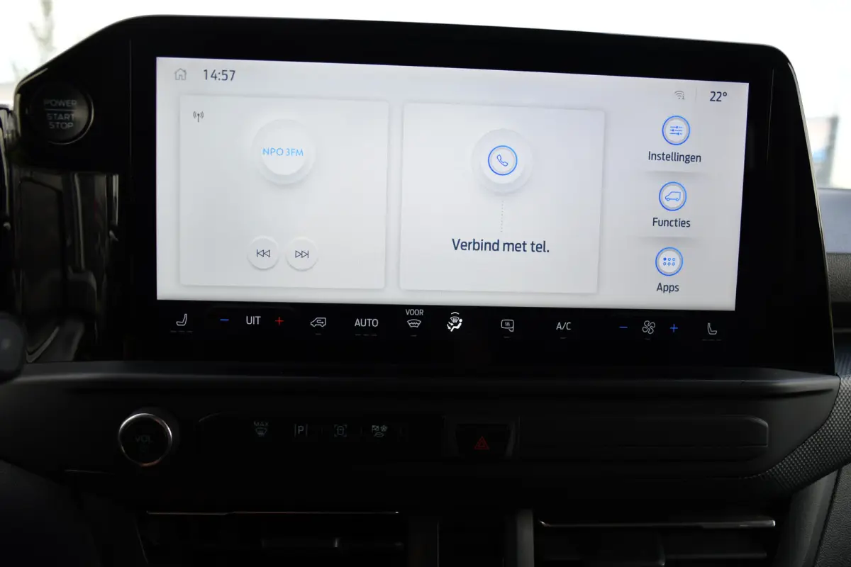 300 2.0 TDCI L1H1 Limited PB Edition Camera, Cruise, Carplay, LED, Stoelverwarming, 136pk, Automaat, Trekhaak, Multimedia, Uniek!