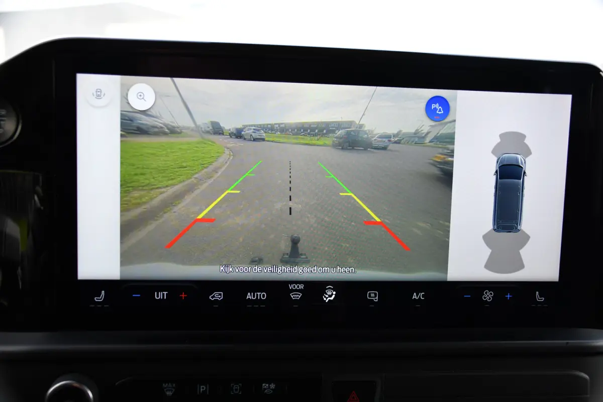 300 2.0 TDCI L1H1 Limited PB Edition Camera, Cruise, Carplay, LED, Stoelverwarming, 136pk, Automaat, Trekhaak, Multimedia, Uniek!