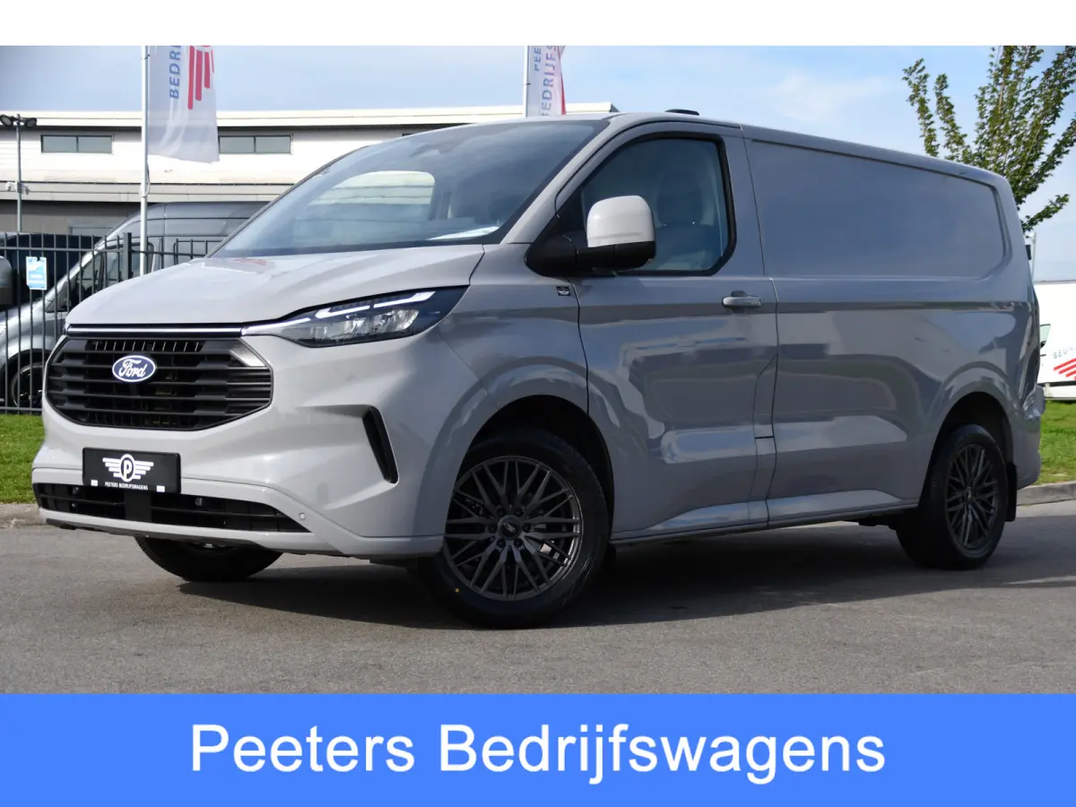 300 2.0 TDCI L1H1 Limited PB Edition Camera, Cruise, Carplay, LED, Stoelverwarming, 136pk, Automaat, Trekhaak, Multimedia, Uniek!