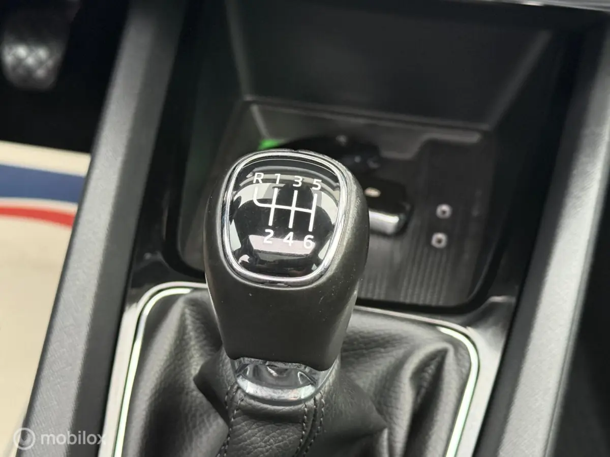 1.0 TSI Business Edition Plus Pano Trekhk