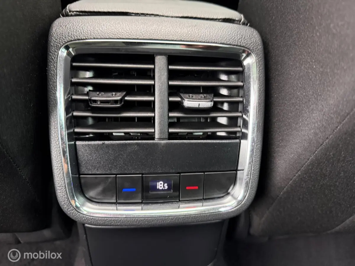 1.0 TSI Business Edition Plus Pano Trekhk