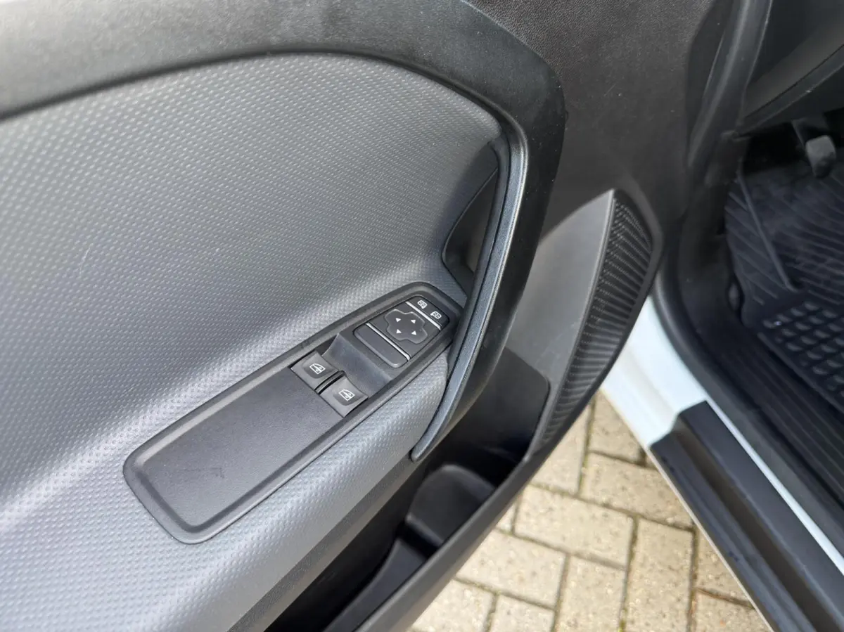 bestel 110 Airco*Cruise*Pdc*3 Zits*Stoelverw.Apple Carplay