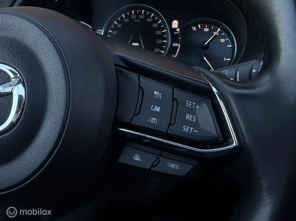 2.0 SkyActiv-G 165 Signature | Glas Schuifdak | 360° Camera | Leer | Stuurverw. | Stoelventilatie | Stoelverw.