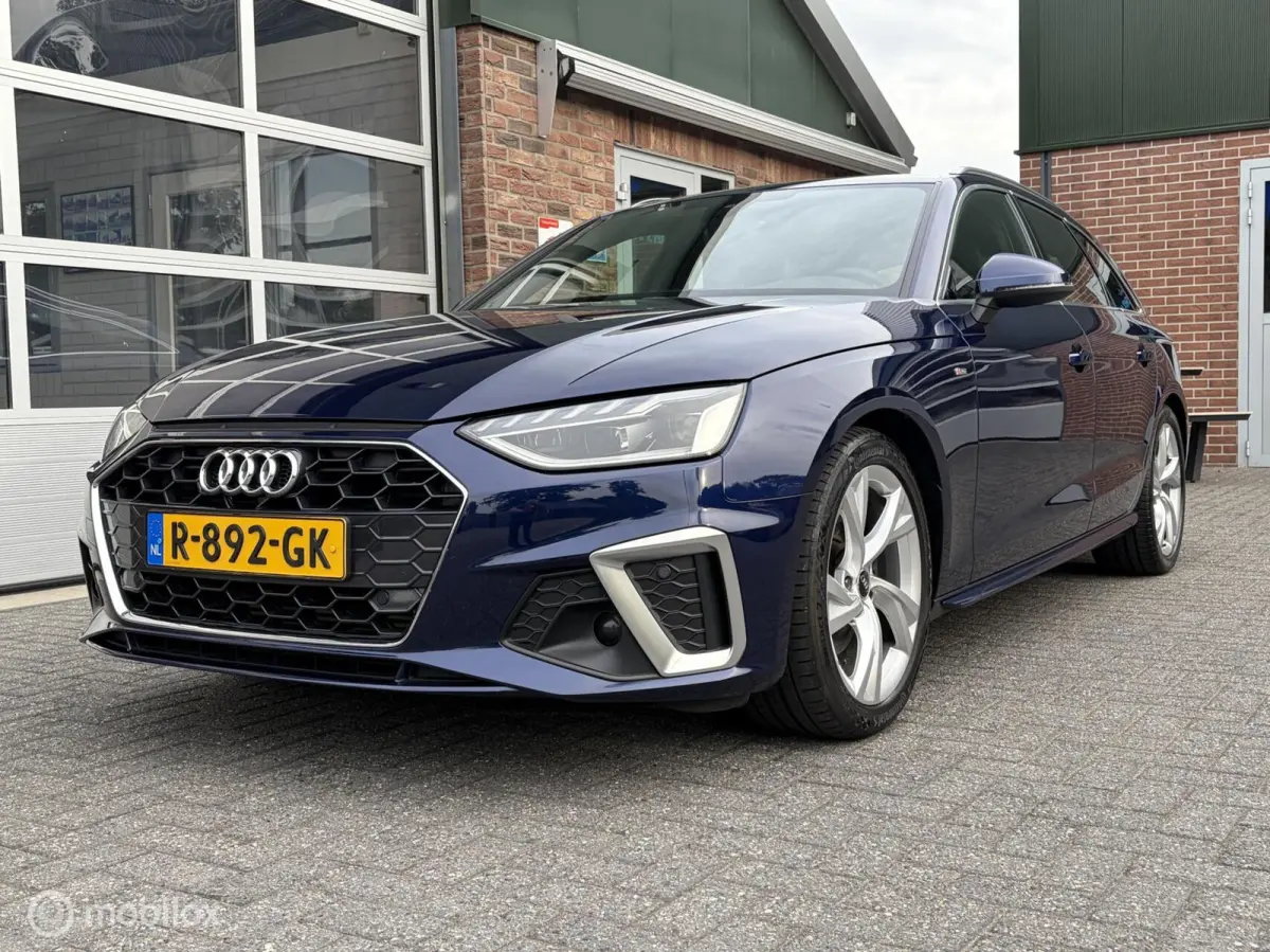 35TFSI S-line|Wegklapbare Trekhaak|Carplay|Elect Achterklep. Audi A4 Avant 35 TFSI S-line|Wegklapbare Trekhaak|Carplay|Elect Achterklep.