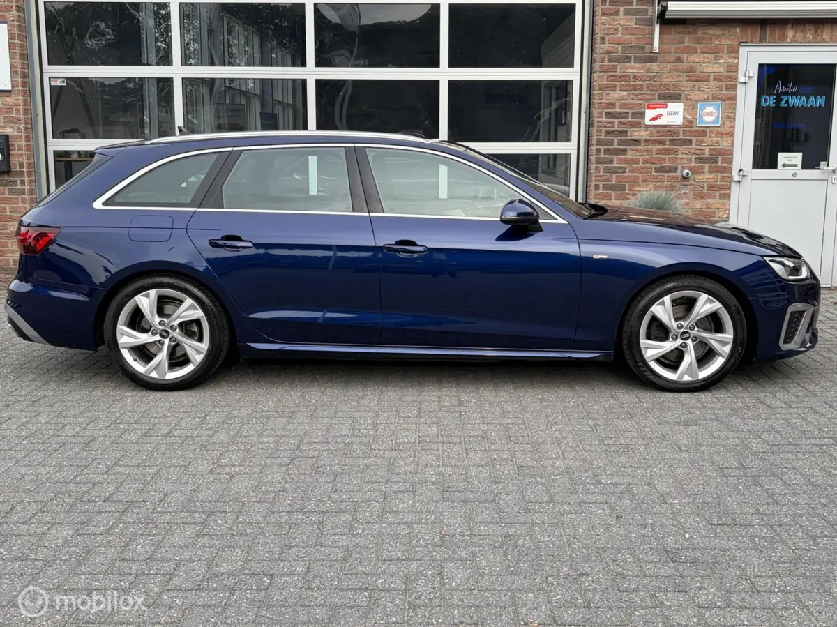 35TFSI S-line|Wegklapbare Trekhaak|Carplay|Elect Achterklep. Audi A4 Avant 35 TFSI S-line|Wegklapbare Trekhaak|Carplay|Elect Achterklep.