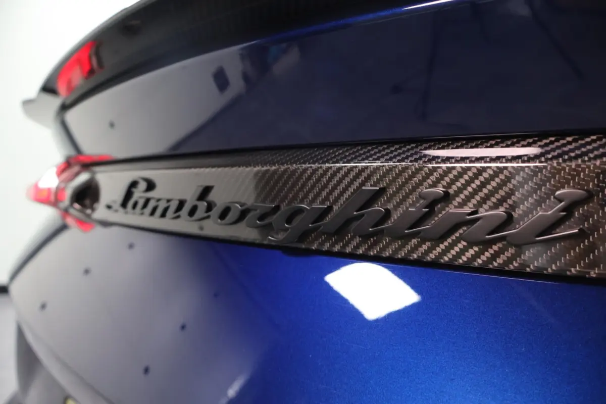 4.0 V8 Performante|Akrapovic|Alcantara|Carbon|666PK