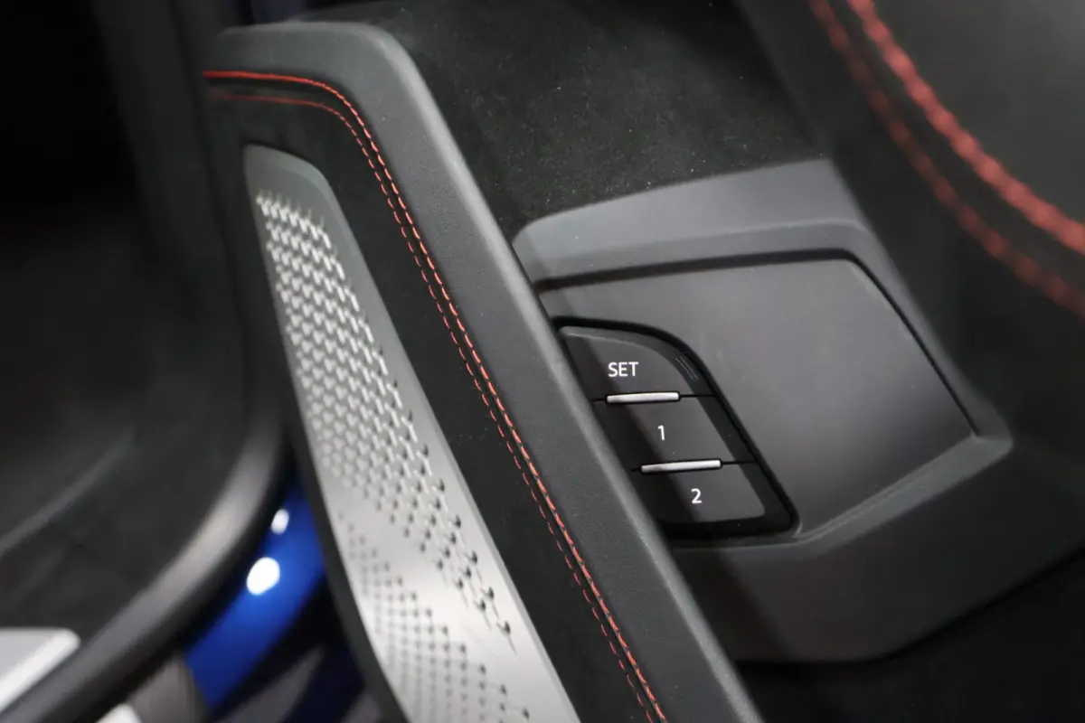 4.0 V8 Performante|Akrapovic|Alcantara|Carbon|666PK