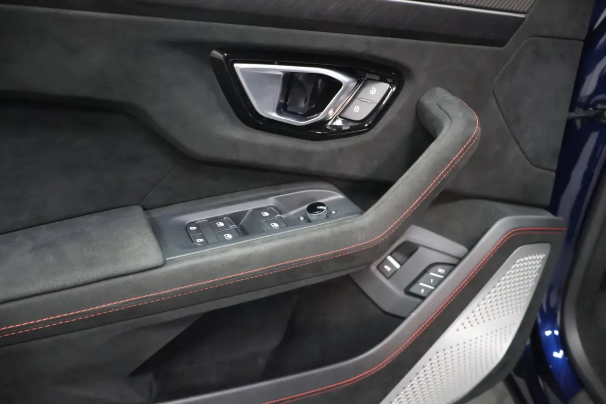4.0 V8 Performante|Akrapovic|Alcantara|Carbon|666PK