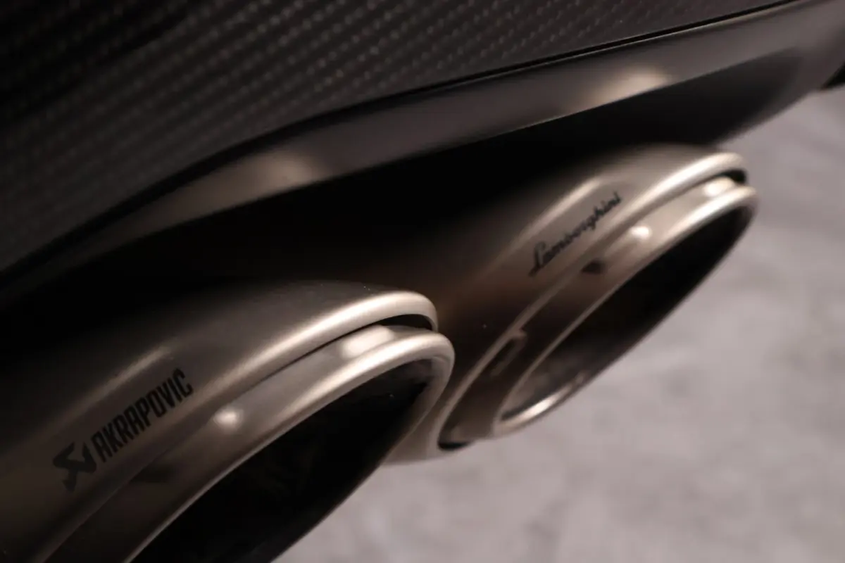 4.0 V8 Performante|Akrapovic|Alcantara|Carbon|666PK