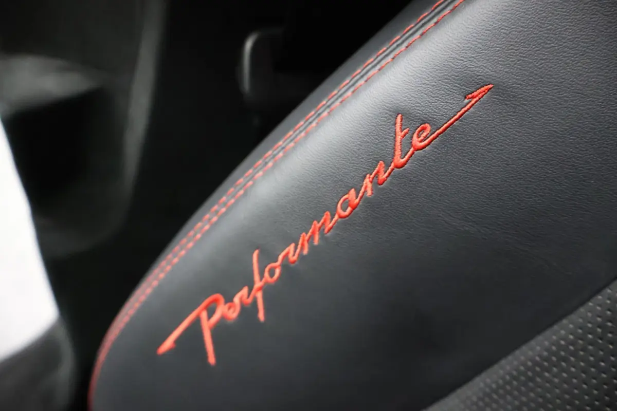 4.0 V8 Performante|Akrapovic|Alcantara|Carbon|666PK
