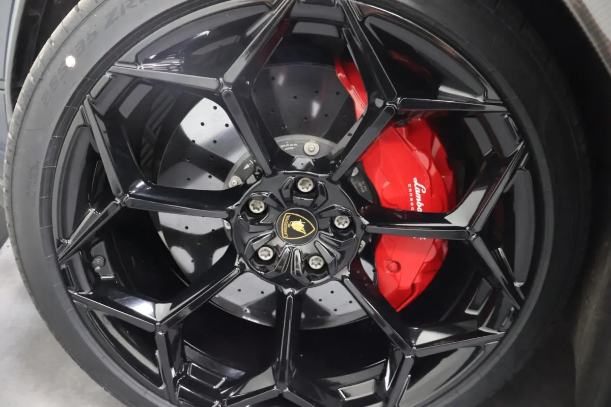 4.0 V8 Performante|Akrapovic|Alcantara|Carbon|666PK