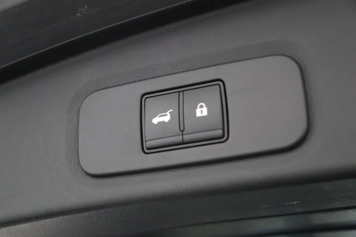 1.5 e-Power N-Connecta | Stoel, Stuur en Voorruitverwarming | Head-Up Display | Elektrische Achterklep | Rondom Camera |