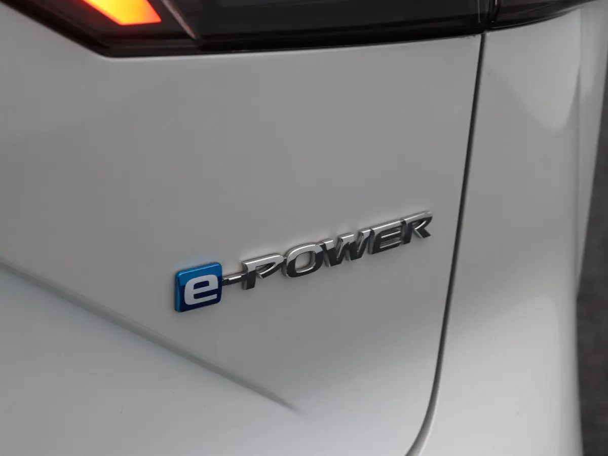 1.5 e-Power N-Connecta | Stoel, Stuur en Voorruitverwarming | Elektrische Achterklep | Rondom Camera | Panoramadak |