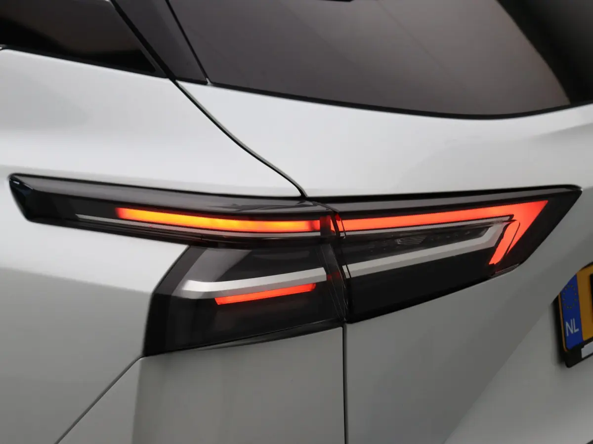 1.5 e-Power N-Connecta | Stoel, Stuur en Voorruitverwarming | Elektrische Achterklep | Rondom Camera | Panoramadak |