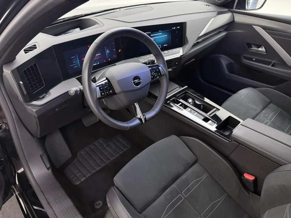 1.2 Turbo 145pk Hybrid GS Pano/Alcantara/Hud/Led 36.Camera/Winterpakket/AGR.el.verstelbaar/Led.Matrix/Ad.Cruise