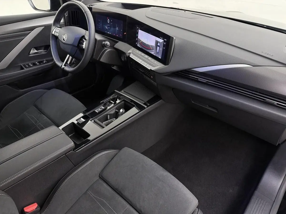 1.2 Turbo 145pk Hybrid GS Pano/Alcantara/Hud/Led 36.Camera/Winterpakket/AGR.el.verstelbaar/Led.Matrix/Ad.Cruise