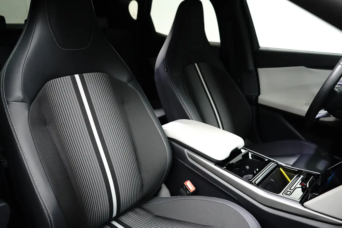 Extended Range RWD 77 kWh