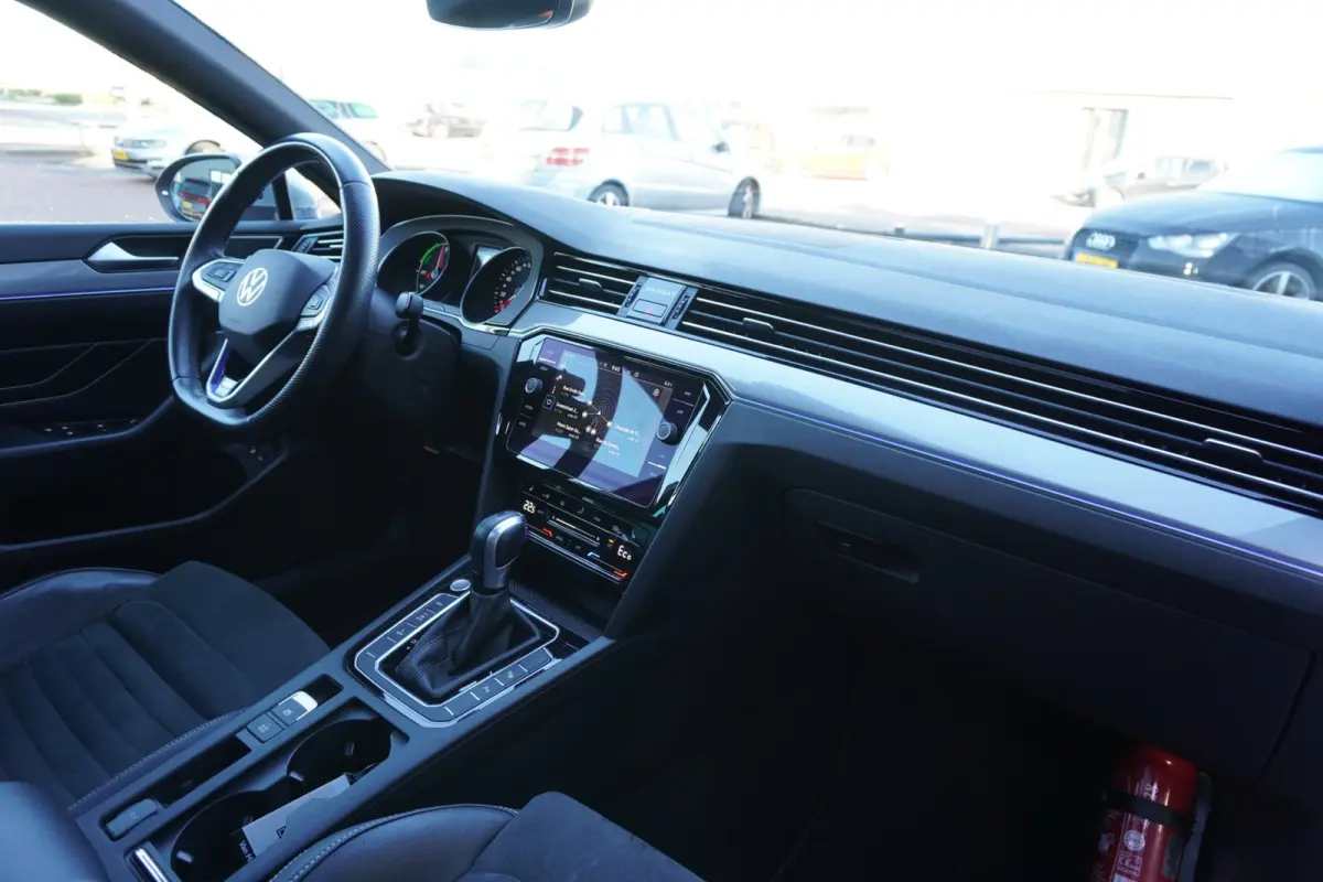 1.4 TSI PHEV GTE Business Highline | Automaat | Navigatie | CarPlay | Vol opties | Dealerauto | inruil