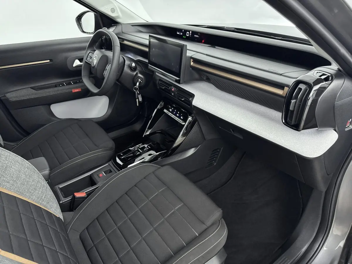 1.2 Hybrid 145pk Plus | 1ste eigenaar | Comfort stoelen | Cruise control | Apple CarPlay / Android Auto |