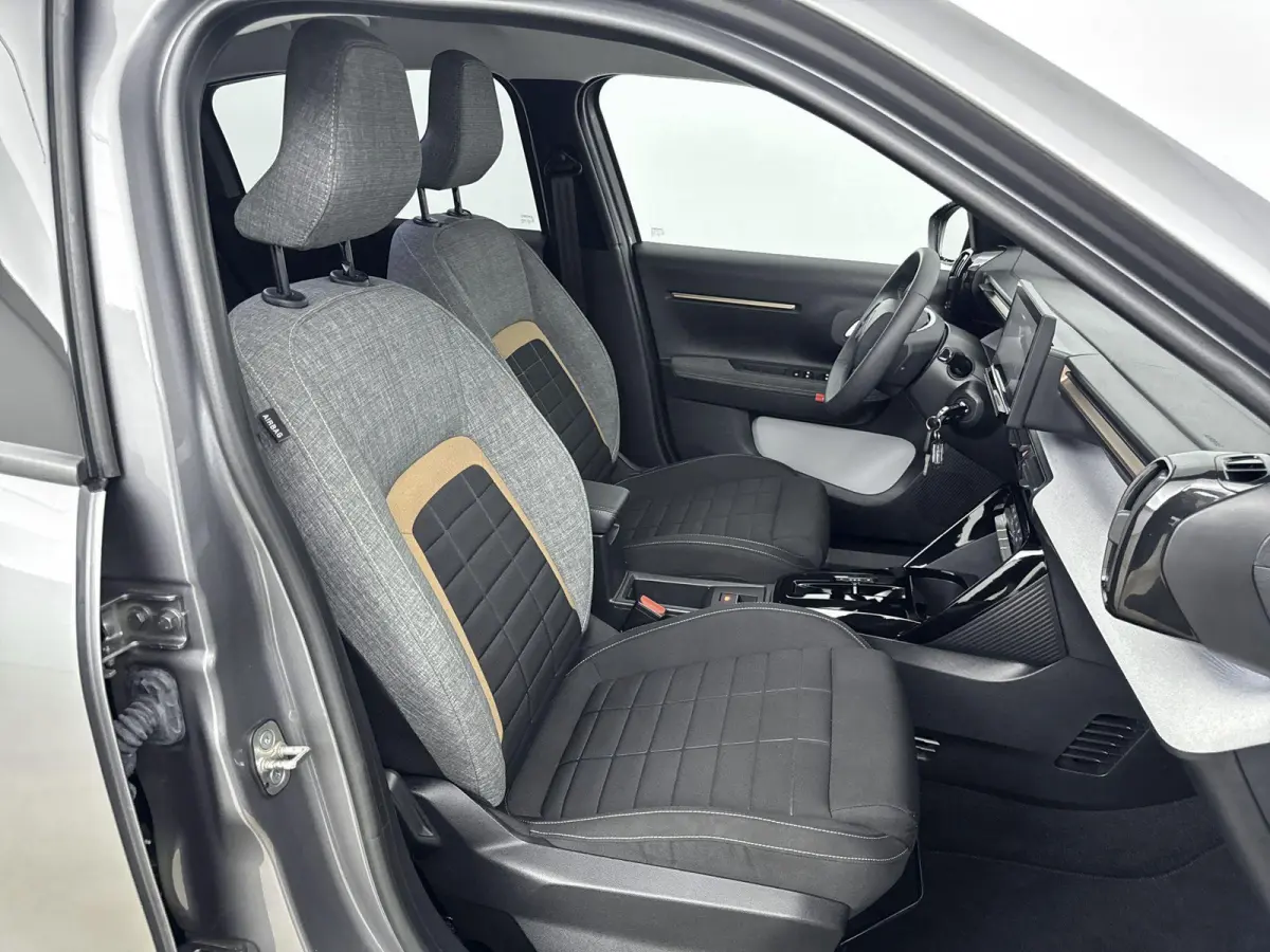 1.2 Hybrid 145pk Plus | 1ste eigenaar | Comfort stoelen | Cruise control | Apple CarPlay / Android Auto |