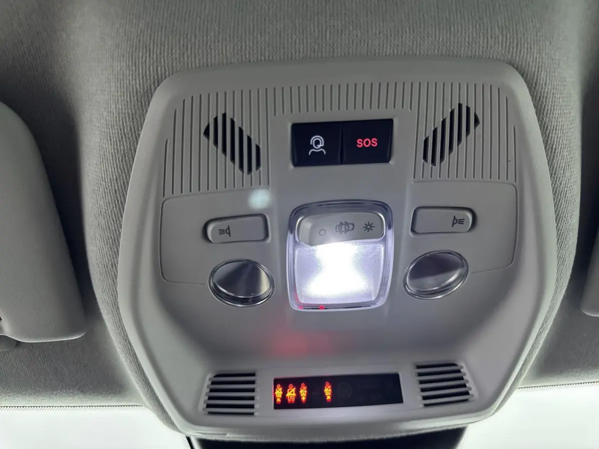1.2 Hybrid 145pk Plus | 1ste eigenaar | Comfort stoelen | Cruise control | Apple CarPlay / Android Auto |