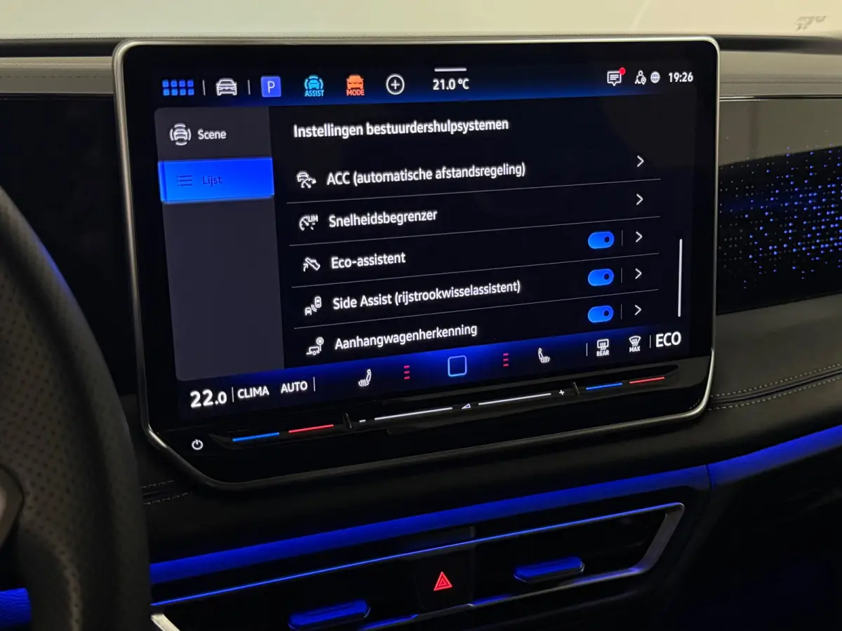 1.5 eHybrid R-Line Pano Massage 360 Trekhaak Blackpack