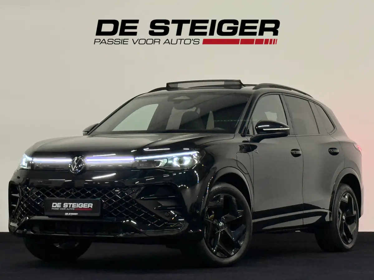 1.5 eHybrid R-Line Pano Massage 360 Trekhaak Blackpack