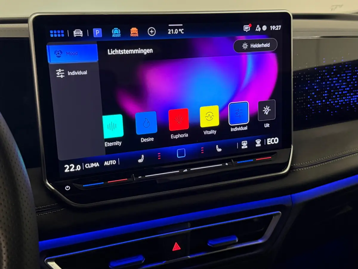 1.5 eHybrid R-Line Pano Massage 360 Trekhaak Blackpack
