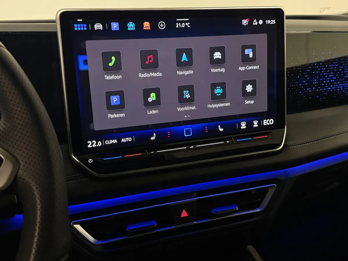 1.5 eHybrid R-Line Pano Massage 360 Trekhaak Blackpack