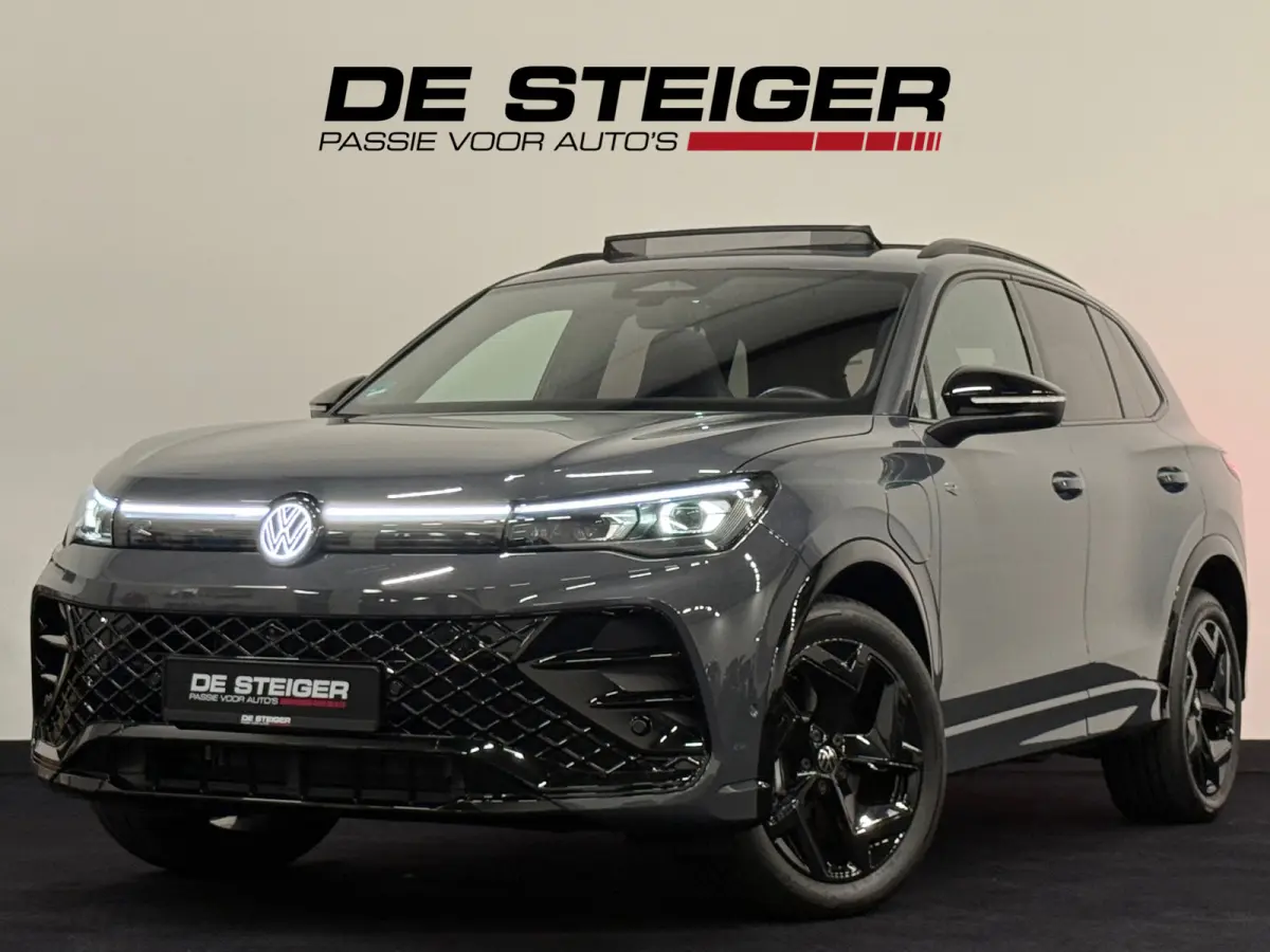 1.5 eHybrid R-Line Black Style Pano Headup 360 Massage Trekhaak