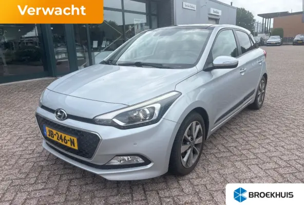 1.2 HP i-Motion Premium | Climate controle | Trekhaak | Cruise controle | Panoramadak | Parkeersensoren | Lichtmetalen velgen | Boordcomputer |