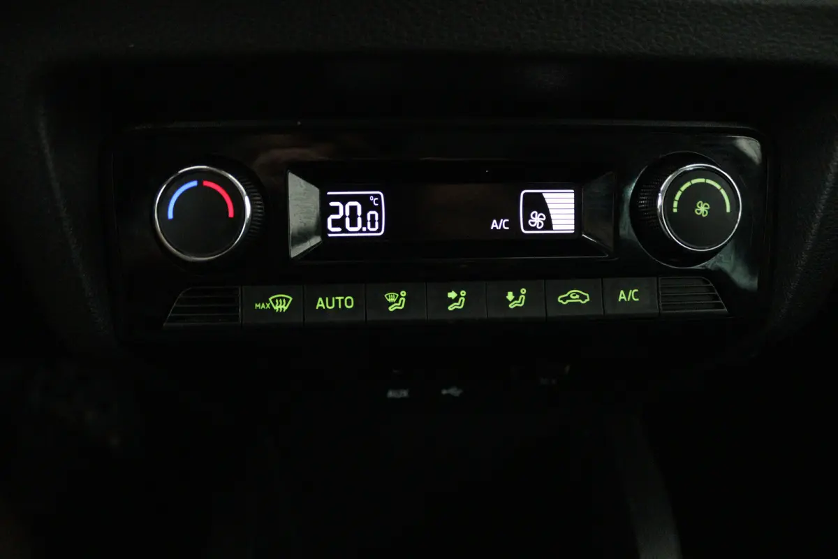 1.2 TSI Style Business (TREKHAAK, STOELVERWARMING, NAVIGATIE)