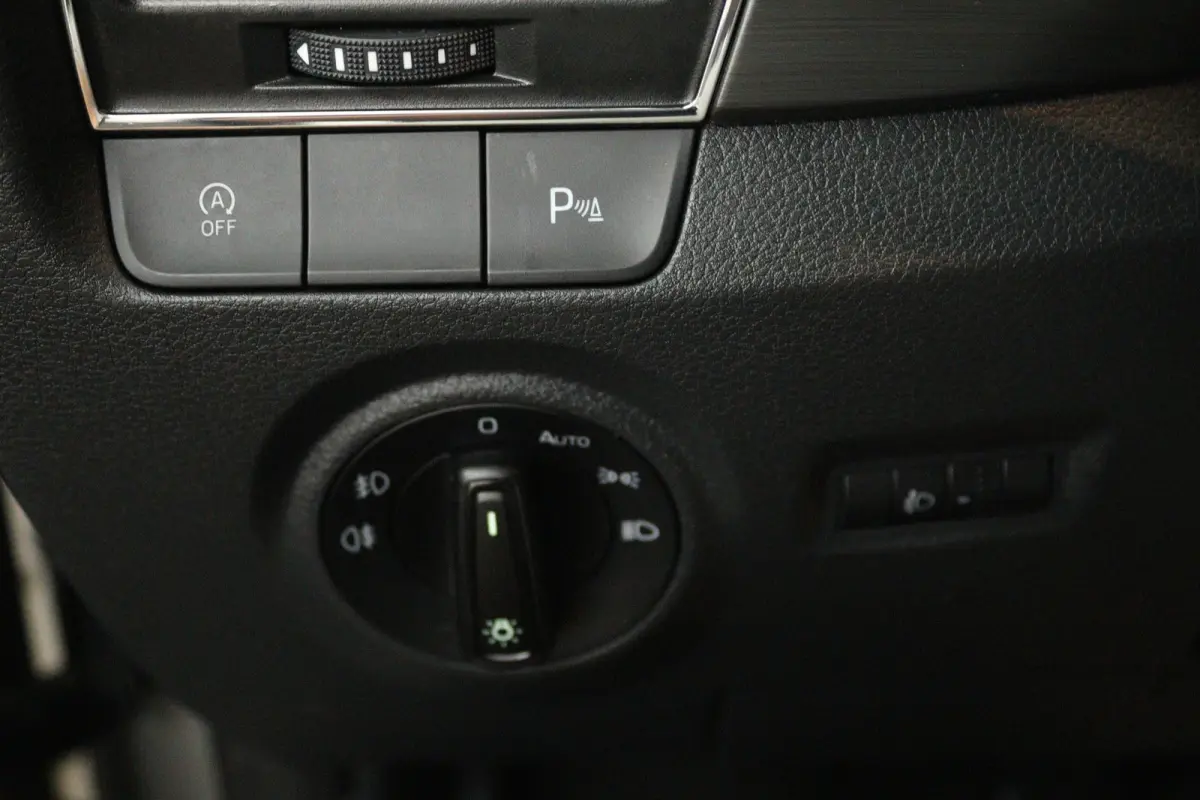 1.2 TSI Style Business (TREKHAAK, STOELVERWARMING, NAVIGATIE)