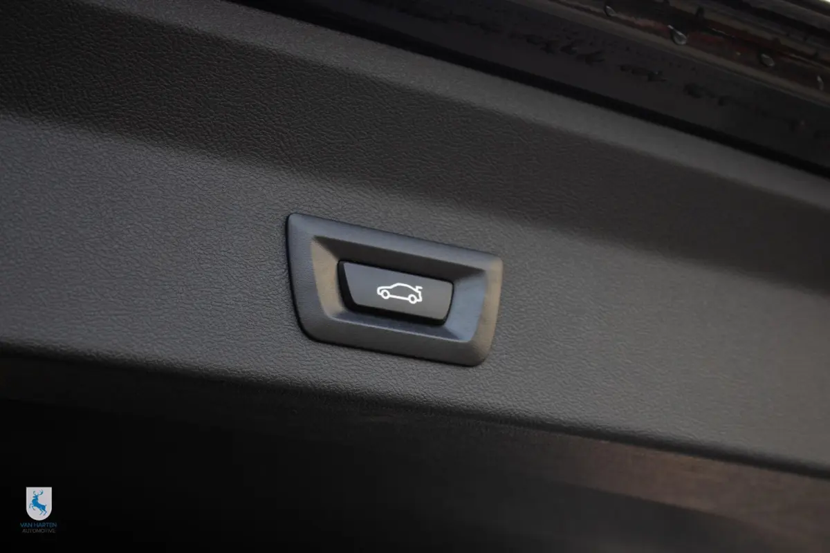 xDrive30i High Executive M Sport / Harmann Kardon / Apple carplay